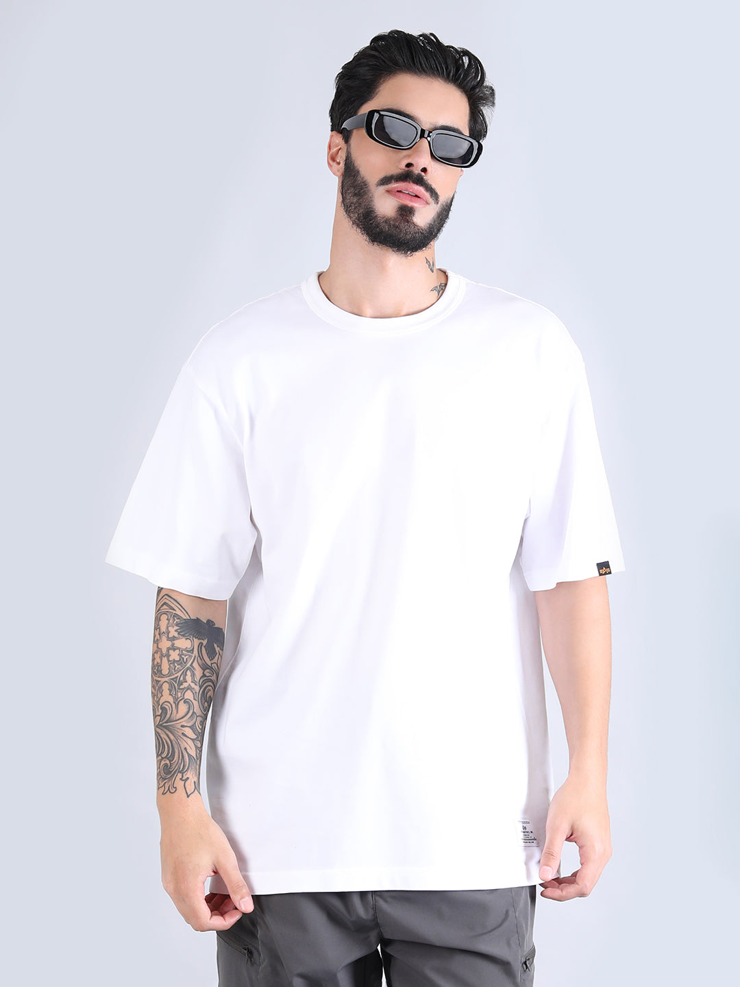 ALPHA INDUSTRIES: ESSENTIAL RELAXED TEE - WHITE