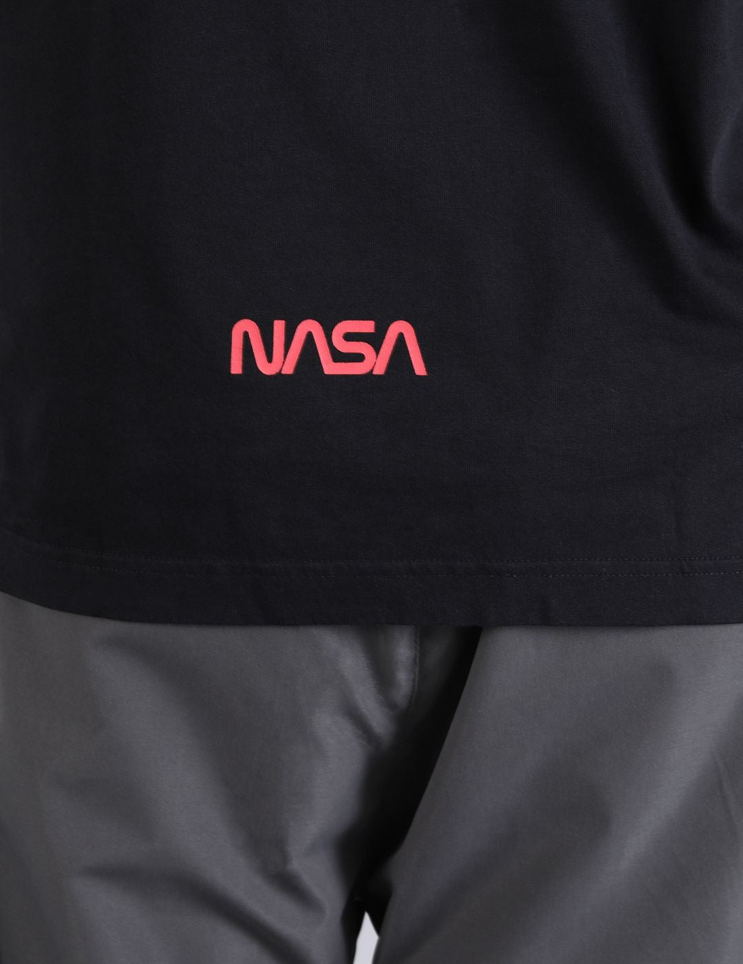 ALPHA INDUSTRIES: NASA WORM LOGO GEN II TEE- BLACK