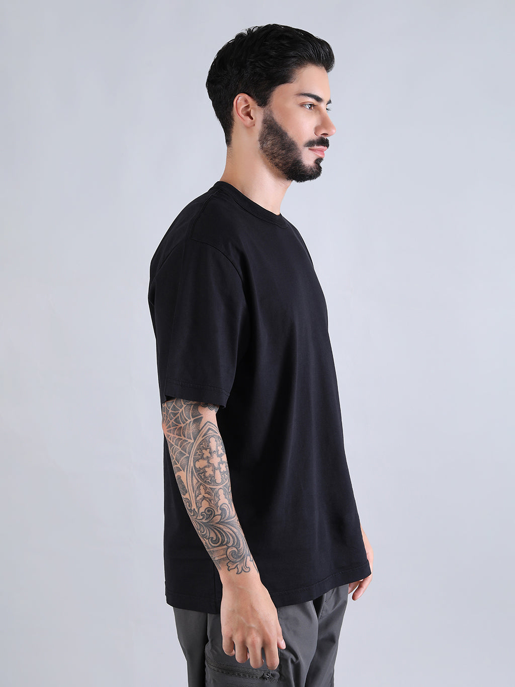 ALPHA INDUSTRIES: ESSENTIAL RELAXED TEE - BLACK