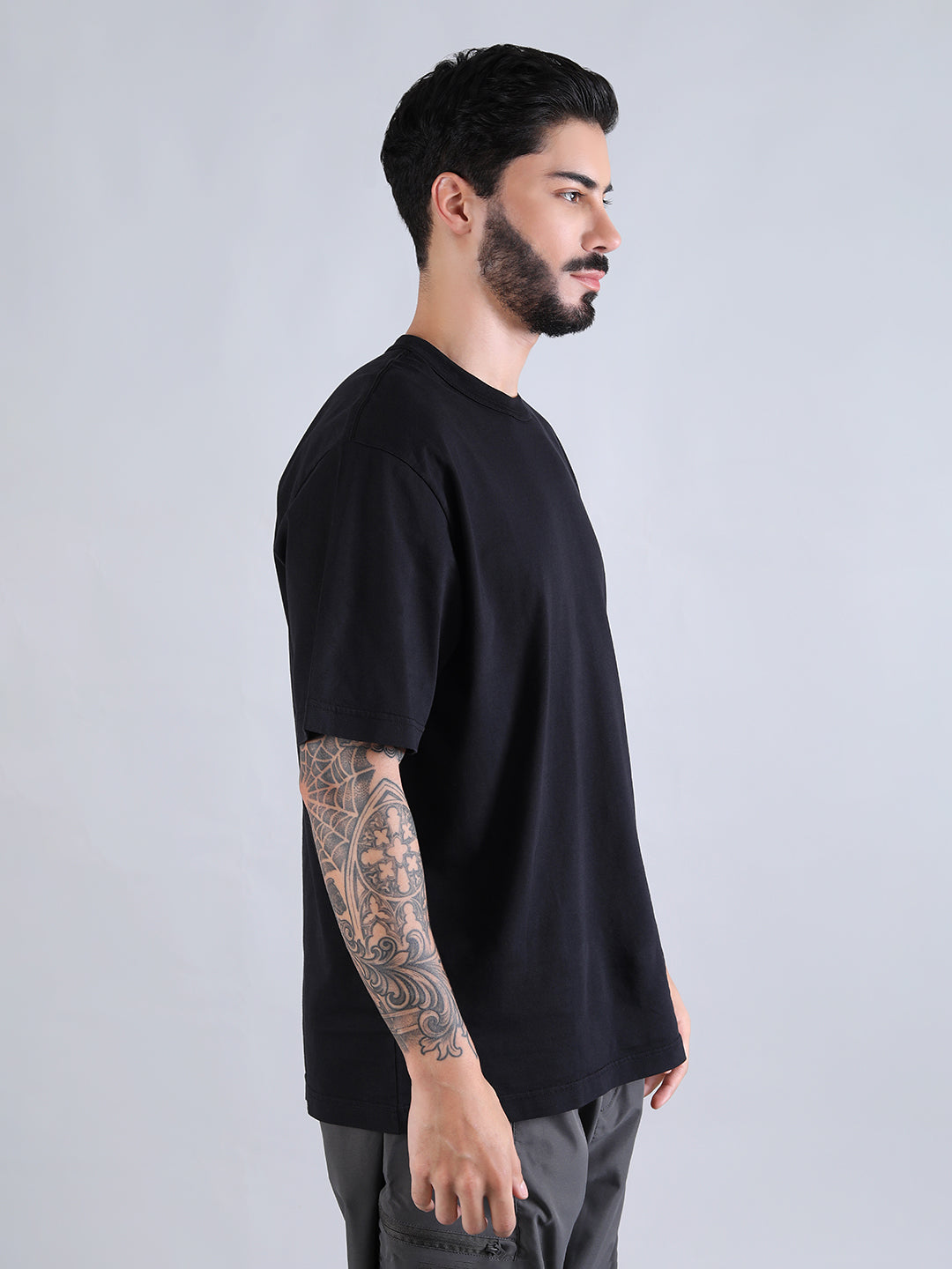 ALPHA INDUSTRIES: ESSENTIAL RELAXED TEE - BLACK