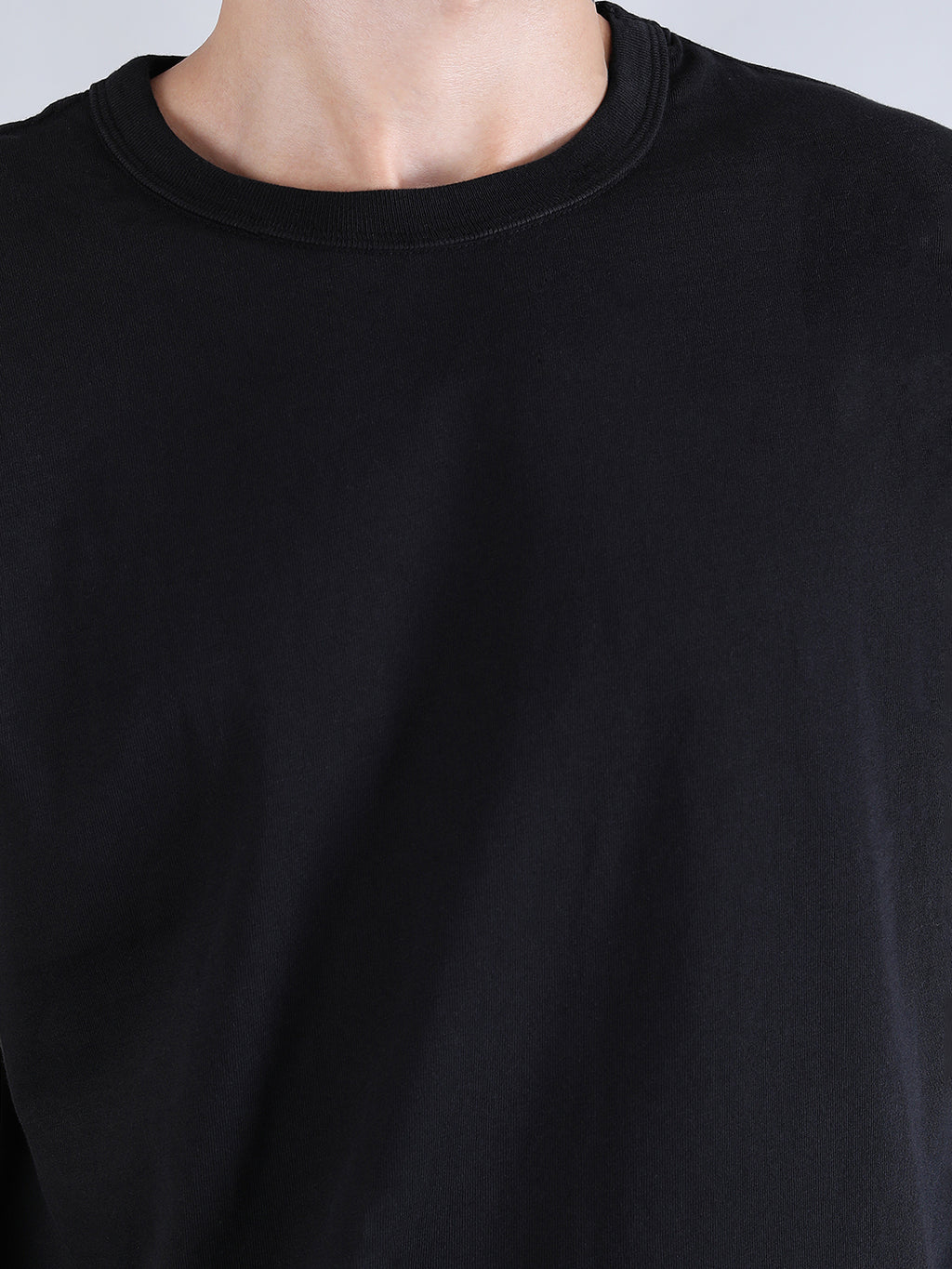 ALPHA INDUSTRIES: ESSENTIAL GEN II TEE - BLACK