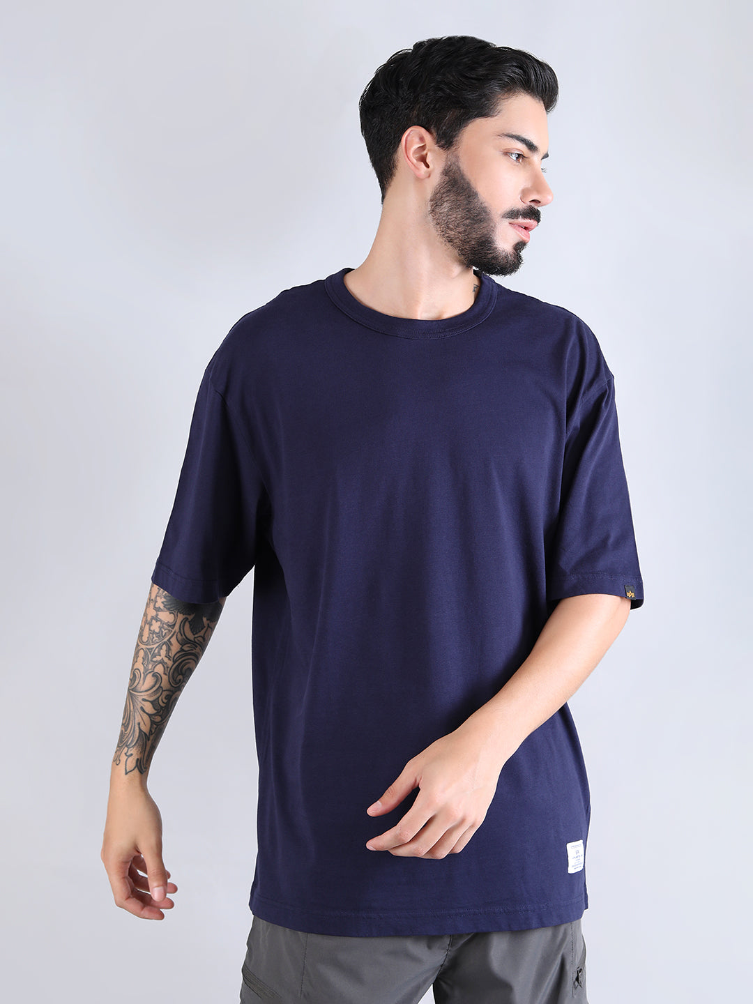 ALPHA INDUSTRIES: ESSENTIAL RELAXED TEE - REPLICA BLUE
