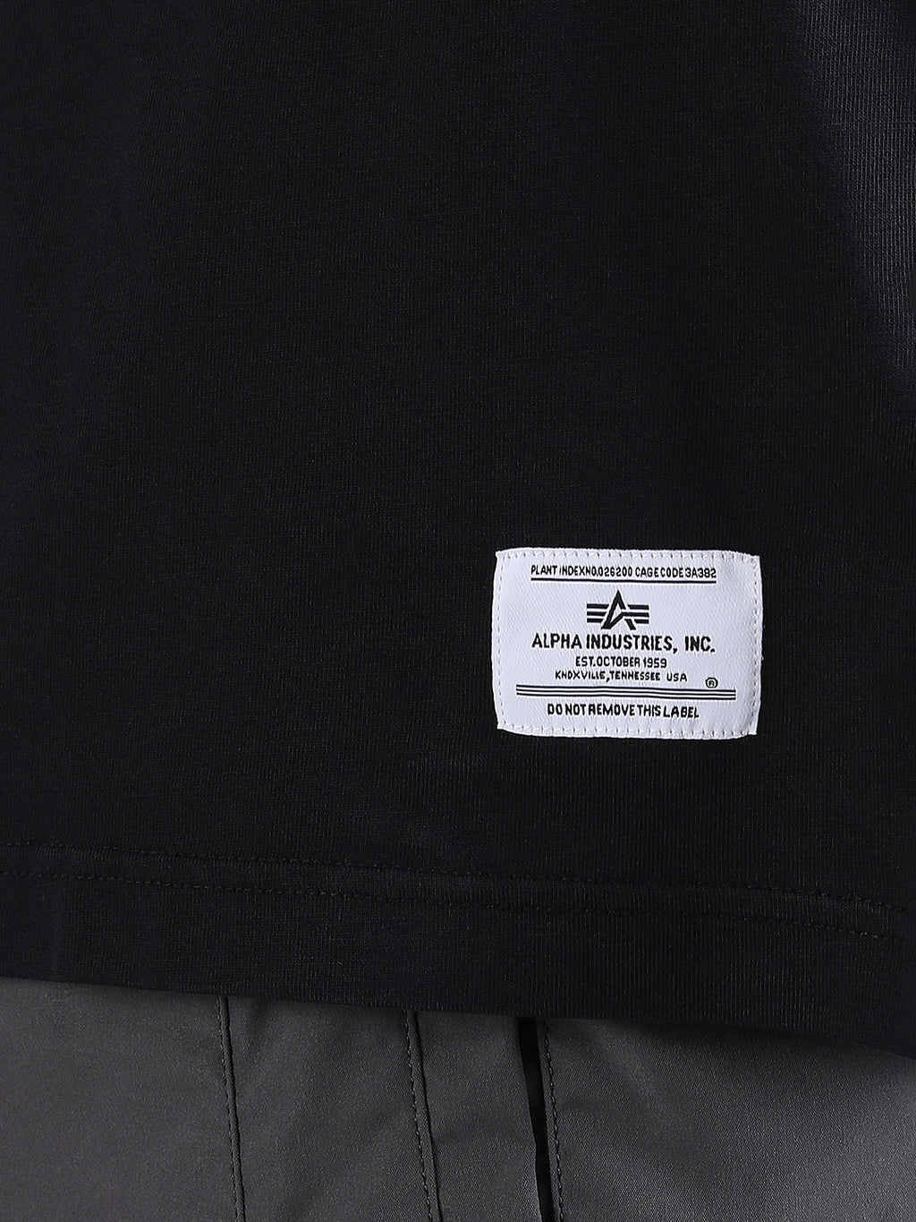 ALPHA INDUSTRIES: ESSENTIAL RELAXED TEE - BLACK