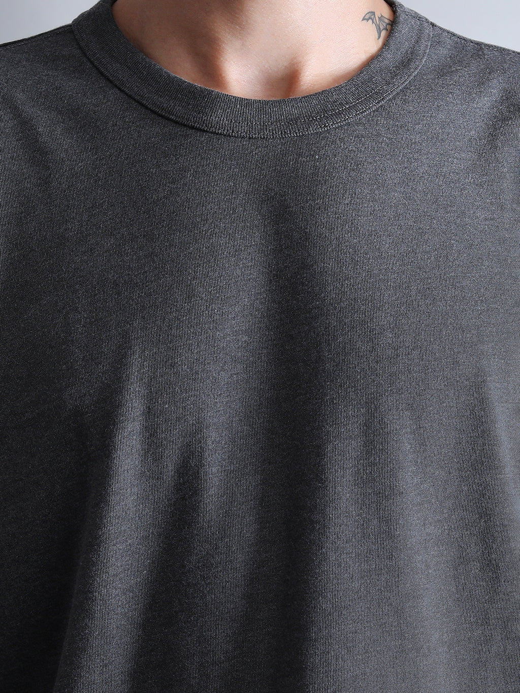 ALPHA INDUSTRIES: ESSENTIAL RELAXED TEE - DARK CHARCOAL HEATHER