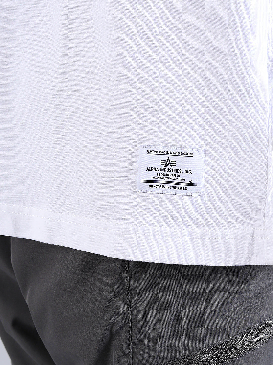 ALPHA INDUSTRIES: ESSENTIAL RELAXED TEE - WHITE