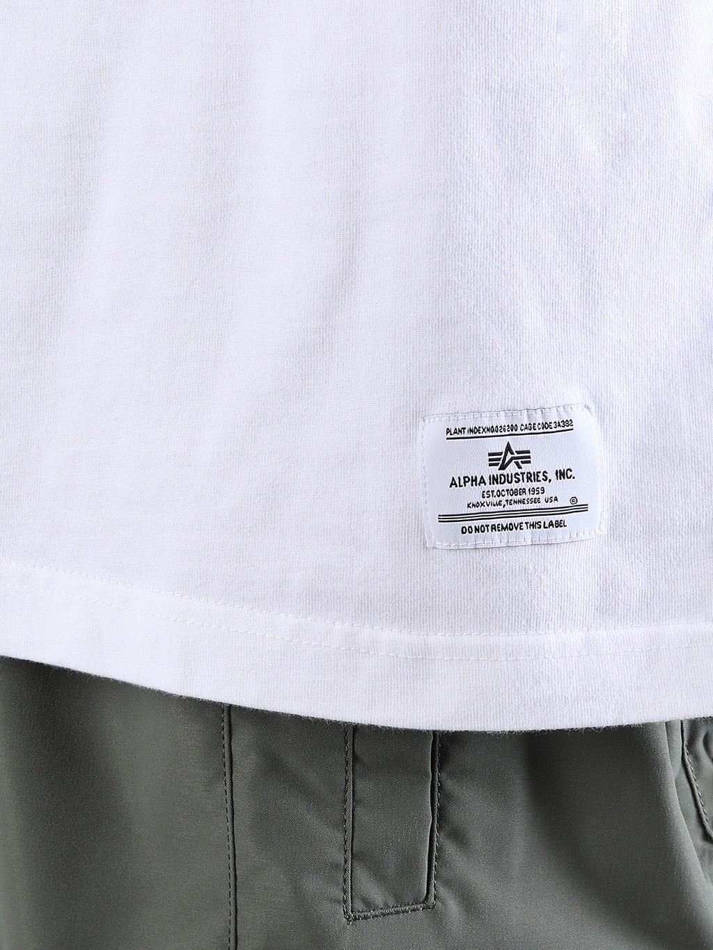 ALPHA INDUSTRIES: ESSENTIAL GEN II TEE - WHITE