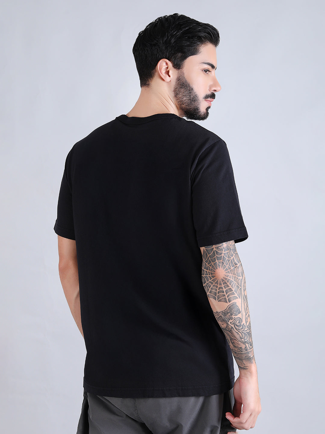 ALPHA INDUSTRIES: ESSENTIAL GEN II TEE - BLACK