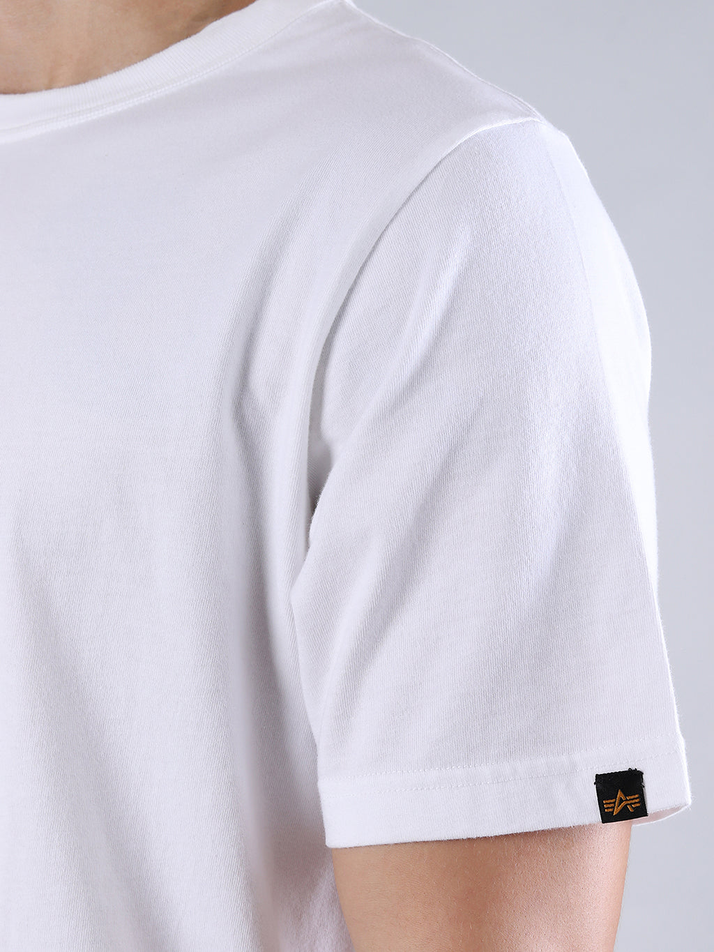 ALPHA INDUSTRIES: ESSENTIAL GEN II TEE - WHITE