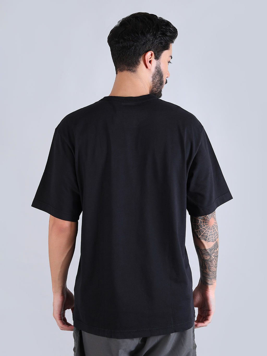 ALPHA INDUSTRIES: ESSENTIAL RELAXED TEE - BLACK