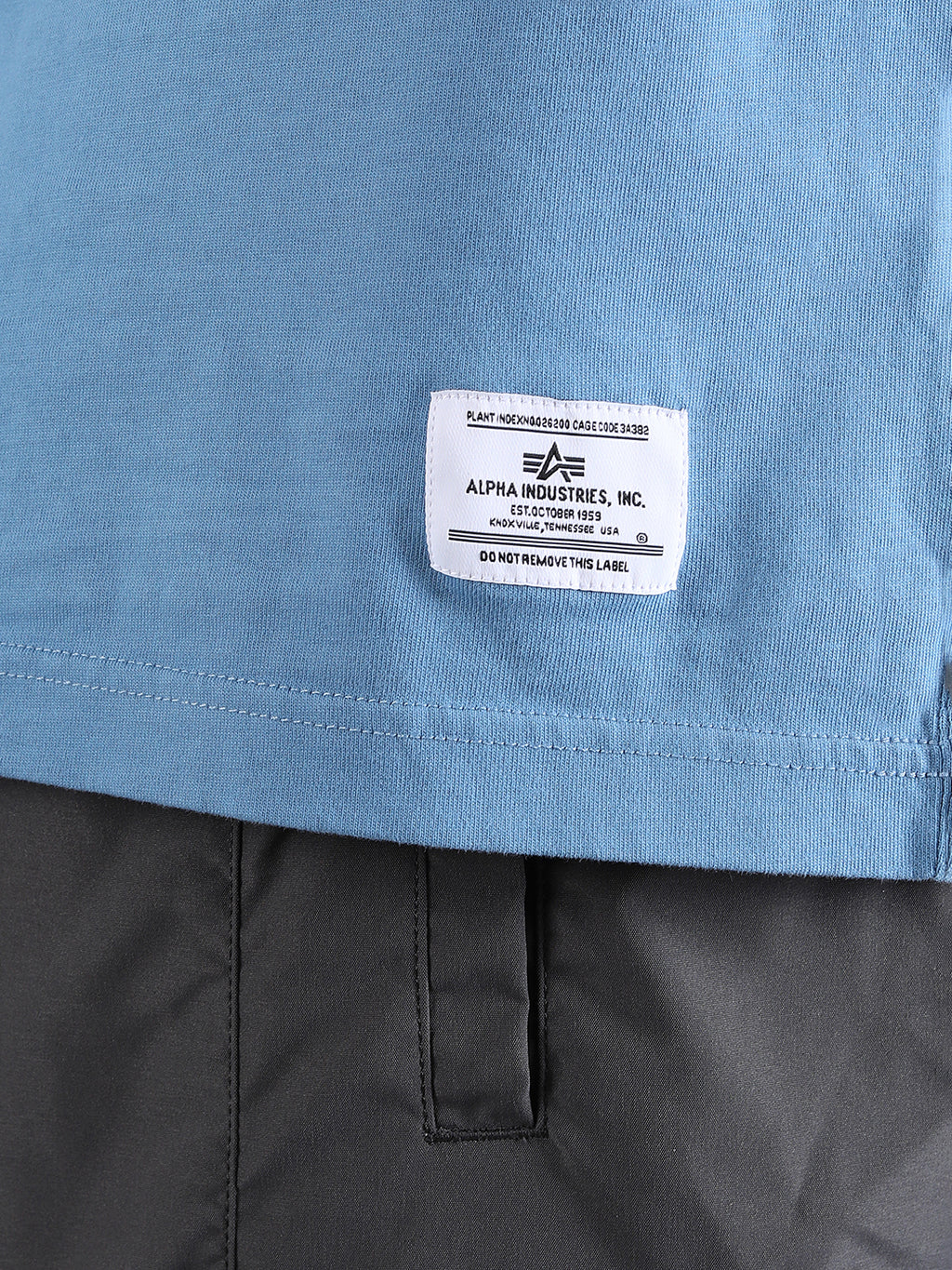 ALPHA INDUSTRIES: ALPHA NEWS PATCH TEE- BLUE
