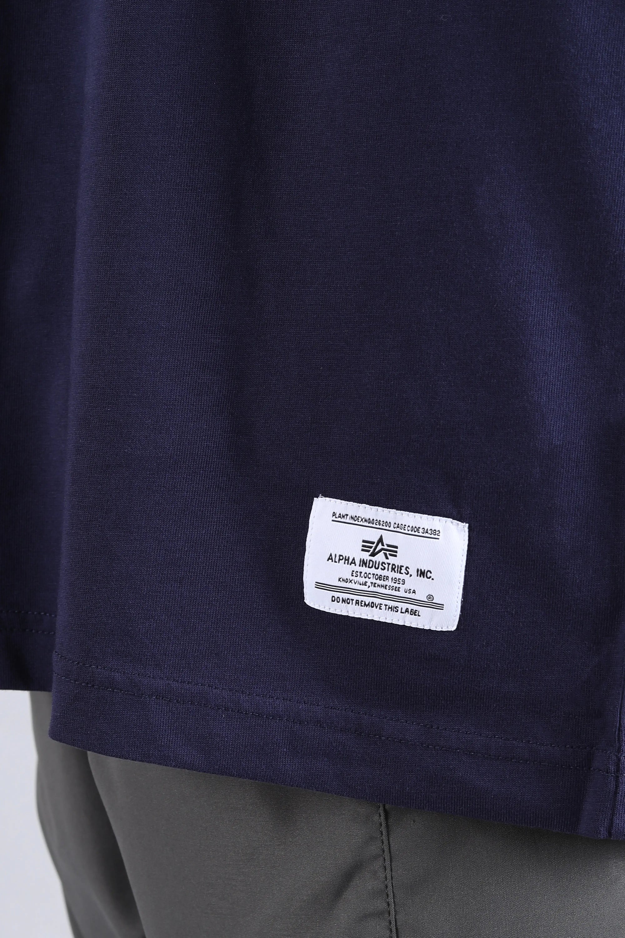 ALPHA INDUSTRIES: ESSENTIAL RELAXED TEE