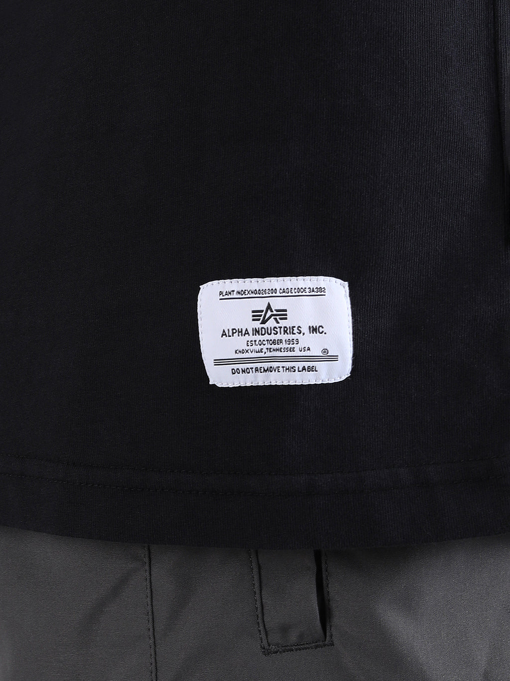 ALPHA INDUSTRIES: ESSENTIAL GEN II TEE - BLACK