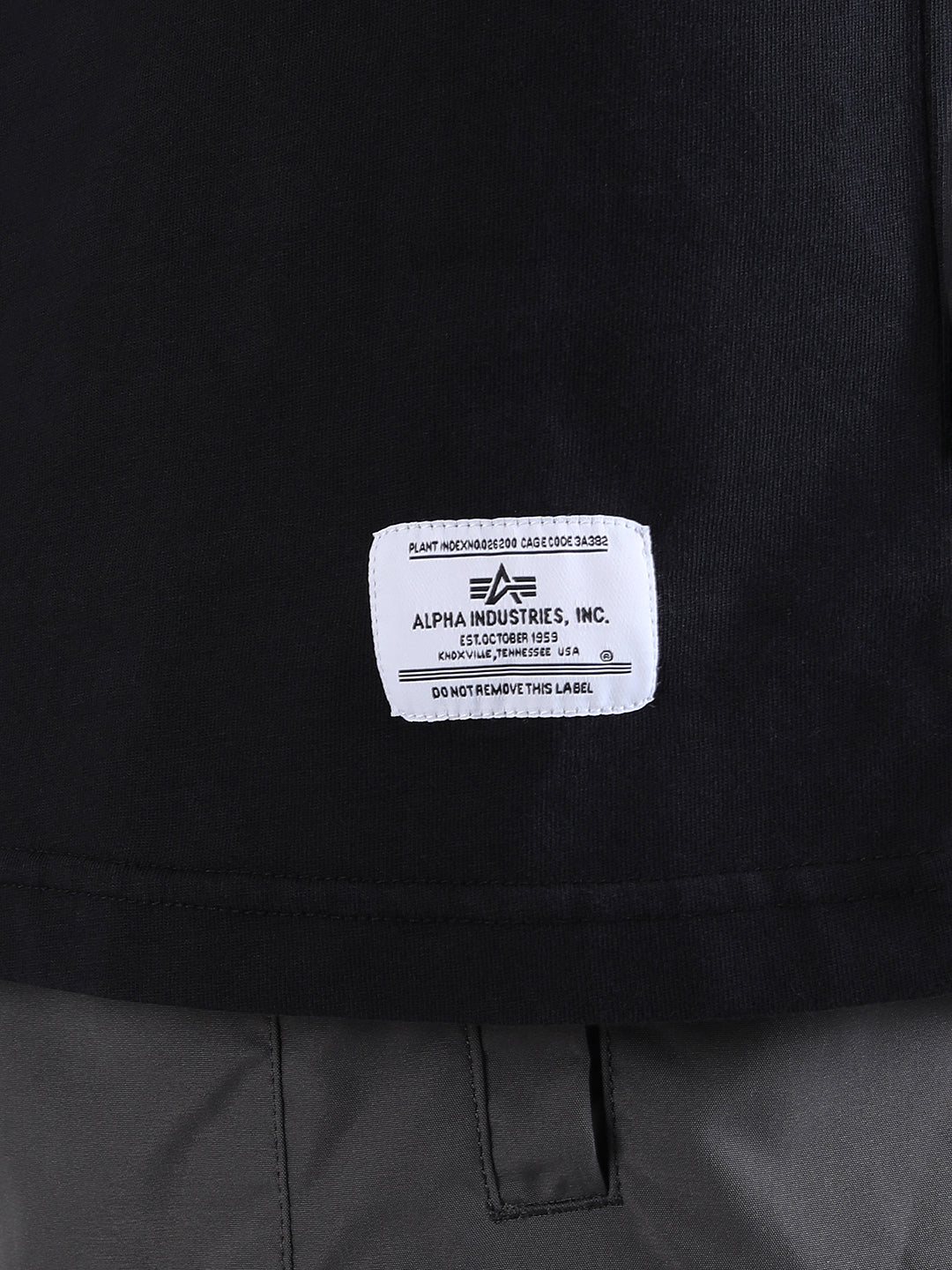ALPHA INDUSTRIES: ESSENTIAL GEN II TEE - BLACK