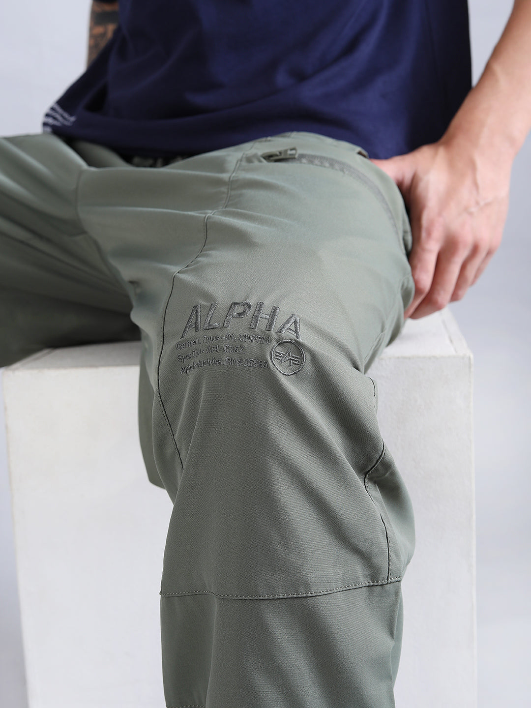 ALPHA INDUSTRIES : Men's Track Pants - OLIVE