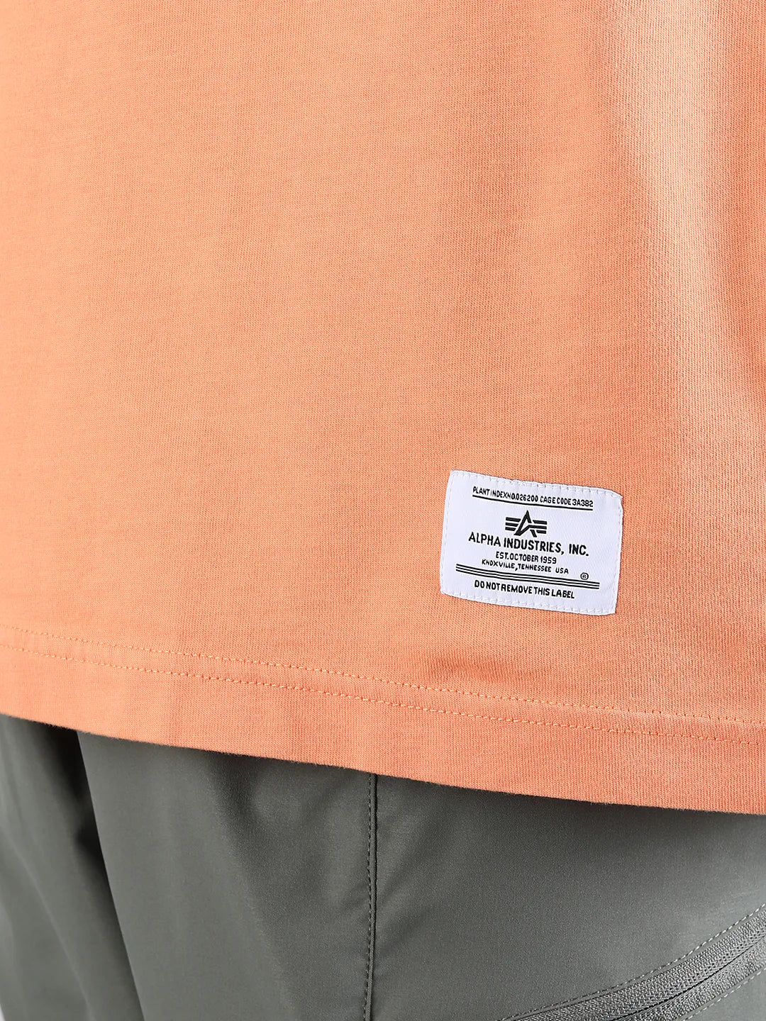 ALPHA INDUSTRIES: ESSENTIAL RELAXED TEE