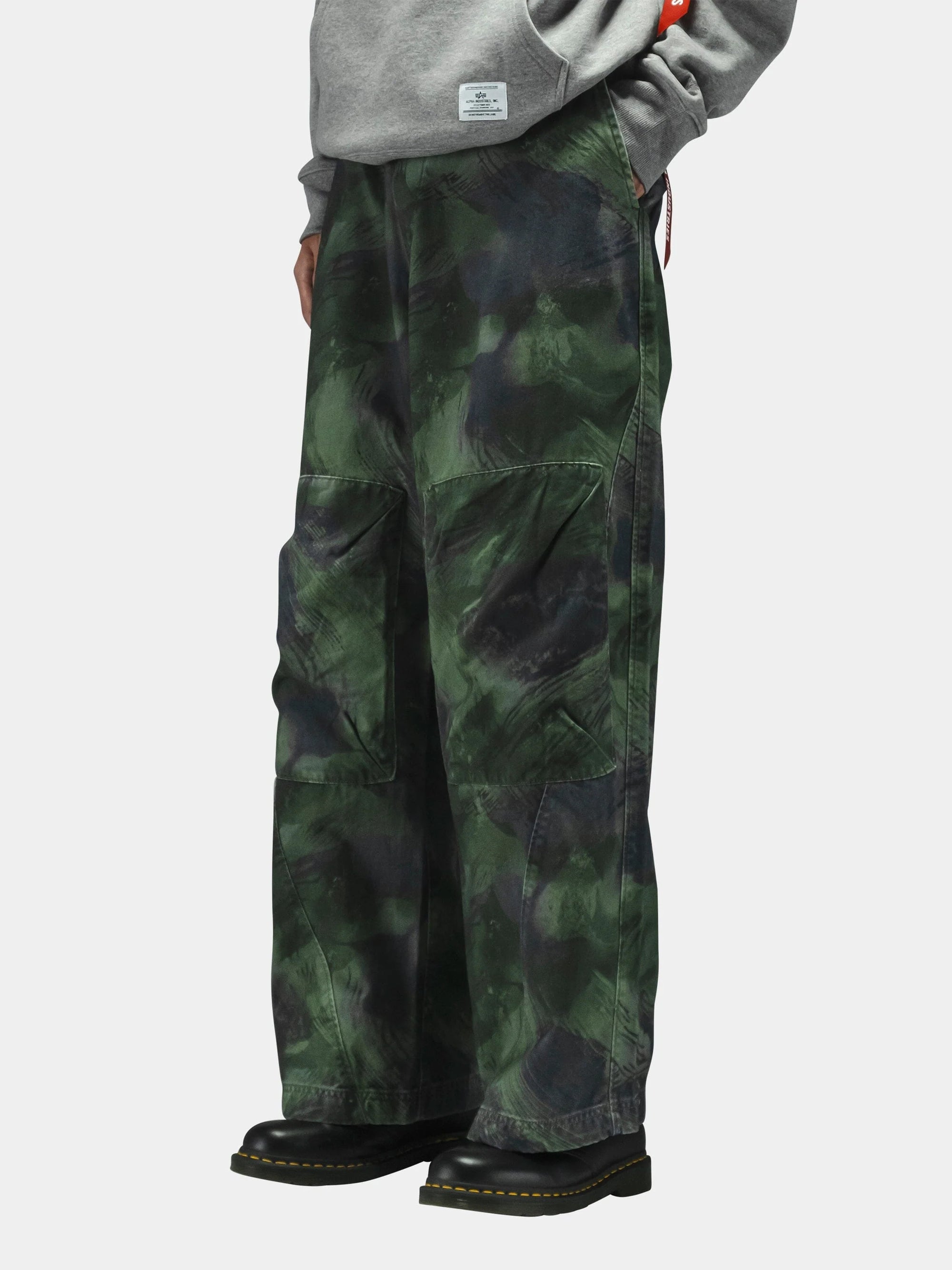 ALPHA INDUSTIRES OVERSIZED WASHED PANT