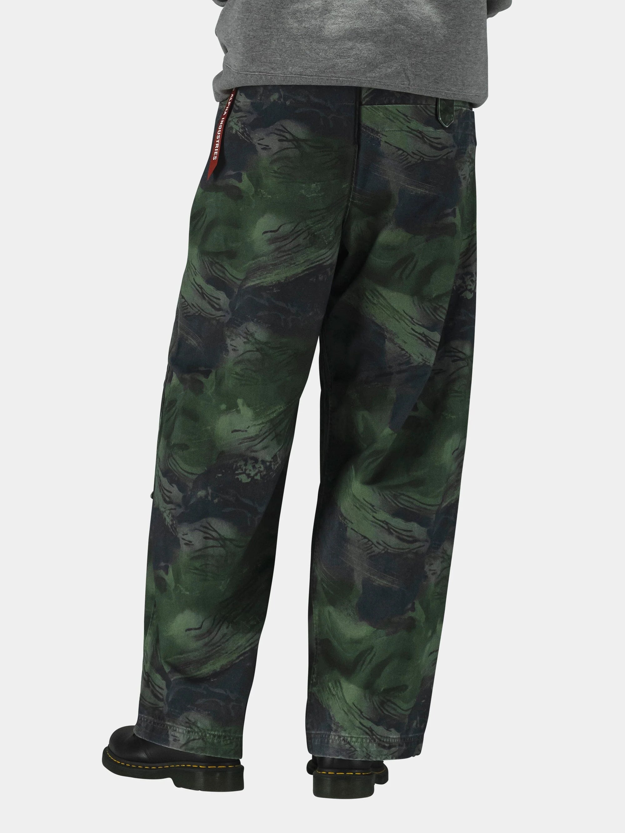 ALPHA INDUSTIRES OVERSIZED WASHED PANT